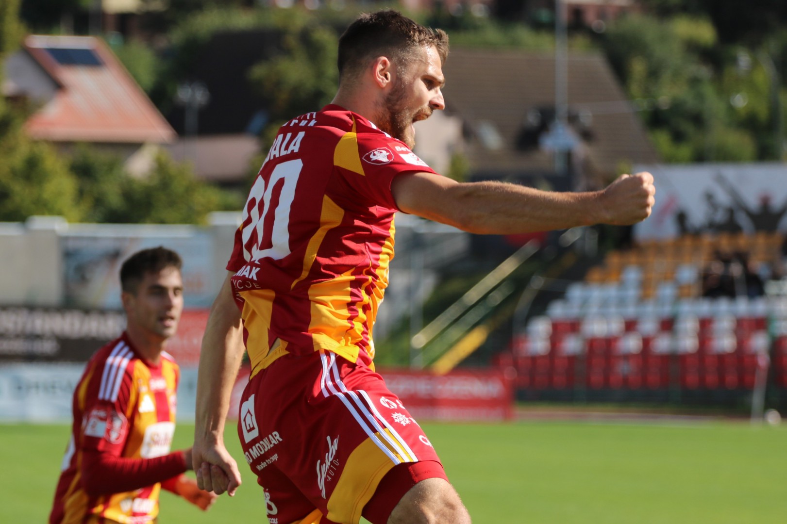 Grał przeciwko sławom europejskiego futbolu, dziś jest kapitanem Chojniczanki. Valerijs Sabala gościem Weekend FM