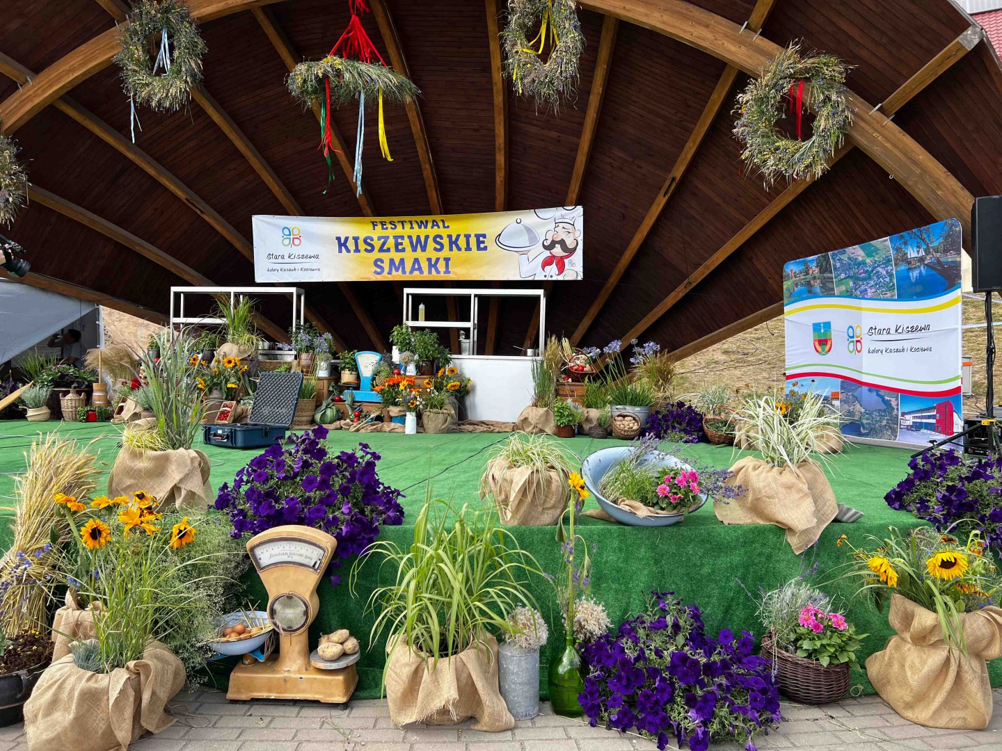 "Cały region na jednej patelni". Wystartował 10. Festiwal Kiszewskie Smaki. Nadajemy ze Starej Kiszewy