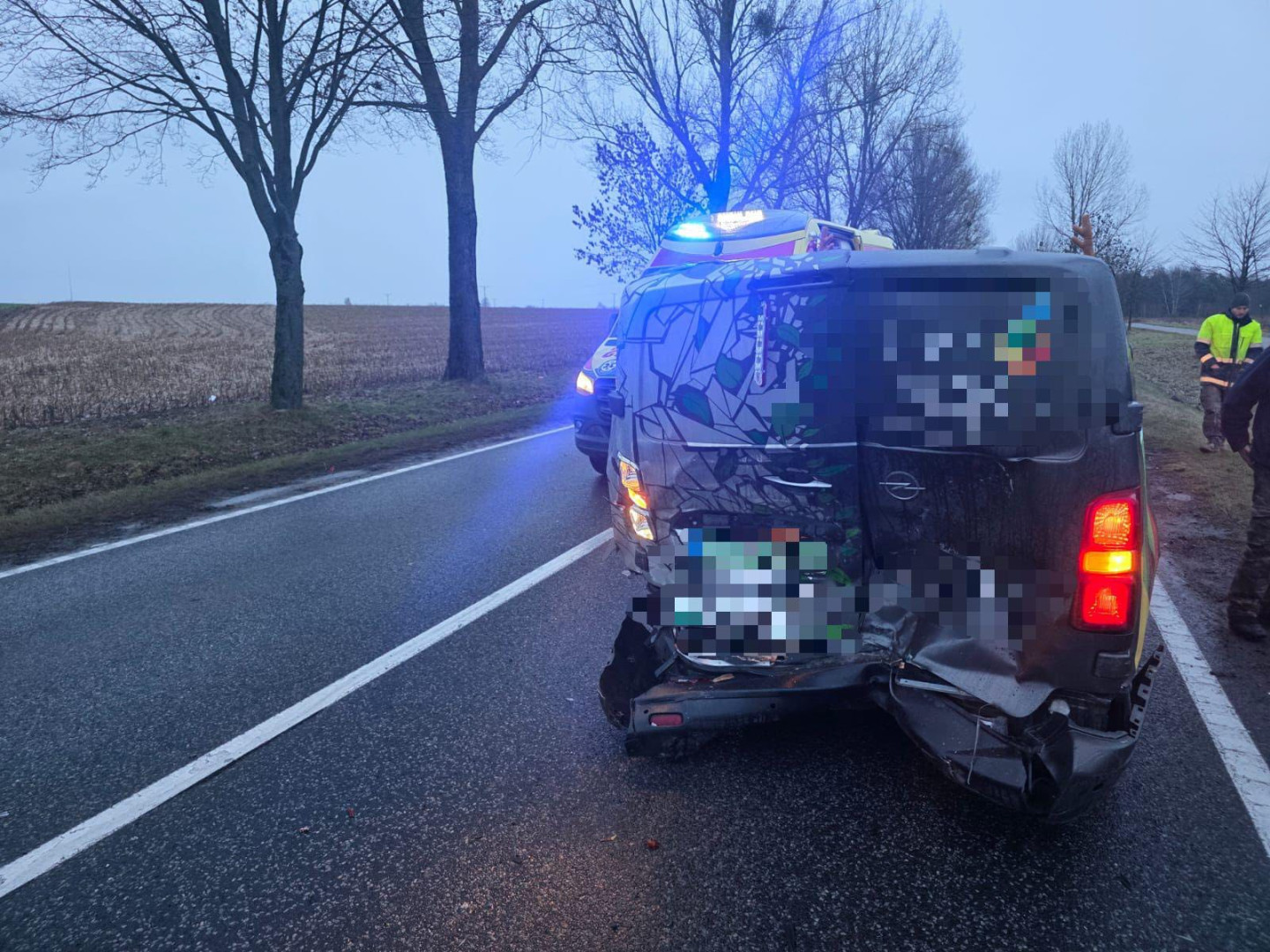 Pracownik kierujący ruchem potrącony na "berlince" pod Człuchowem. 36-latek trafił do szpitala (FOTO, AKTUALIZACJA)