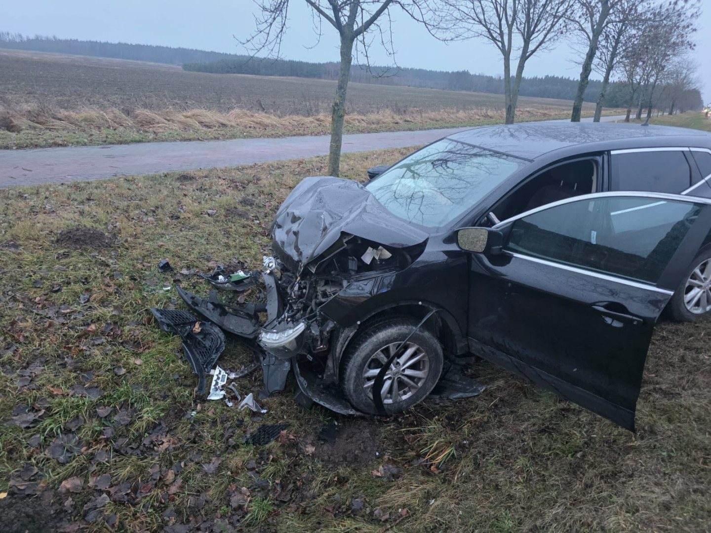 Pracownik kierujący ruchem potrącony na "berlince" pod Człuchowem. 36-latek trafił do szpitala (FOTO, AKTUALIZACJA)