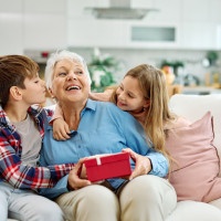 10 wyjątkowych prezent&oacute;w na Dzień Babci i Dziadka