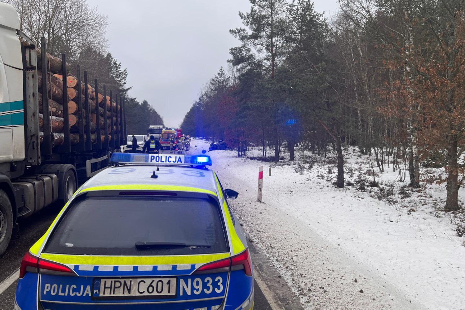 Poważny wypadek na drodze krajowej 25 w Sporyszu w gminie Rzeczenica. Utrudnienia w ruchu już się zakończyły (FOTO, AKTUALIZACJA)